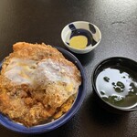 Sakae Sushi - 煮込みかつ丼(935円)