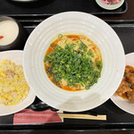 來杏 担担麺房 - 來杏セット 汁なし(1430円)