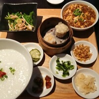 博多華都飯店 - お粥のランチ。