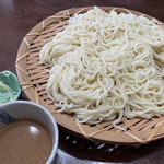 麺屋 侍 - 調理例
      2人前500g
      なかなかの麺量です！
      ごま味の冷し中華ダレをつけ汁に