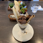 マコアコーヒー - チョコレートパフェ 748円