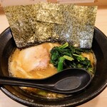 らーめん あじどの - 令和4年5月
ラーメン 750円