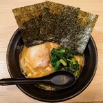 らーめん あじどの - 令和4年5月
ラーメン 750円