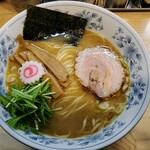 東池袋 大勝軒 いぶき - ラーメン麺少な目全景