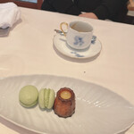 シェ草間 - マカロンとカヌレ