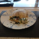 鉄板焼き 七里ガ浜 - バターと岩海苔の風味がきいたホタテ