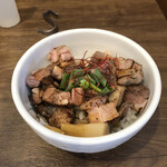 実垂穂 - 炙りチャーシュー丼350円、ついつい頼んでしまう。