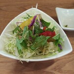 とんかつ成蔵 - サラダ。