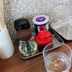 濃厚鶏白湯タンメン まつ井 - 卓上の調味料