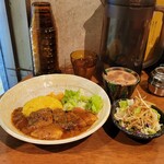SPICY CURRY 魯珈 - 豚コルマ＋ぷちサラダ＋ストロングチャイ