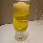 資生堂パーラー - 伝統のアイスクリームソーダ(レモン)