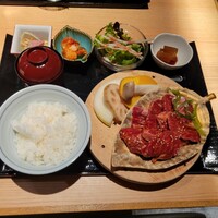 純和牛焼肉 無限亭。 - 