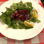 ビストロ デ トロワ - サラダ　黄色いプチトマトとビーツ