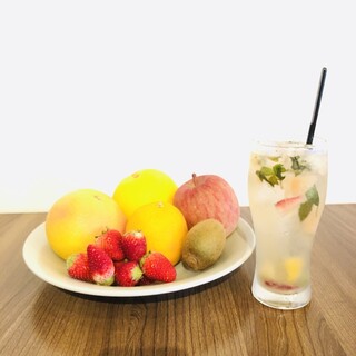 お酒は国産のものでご提供！自家製フルーツサワー人気です！