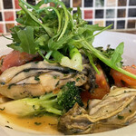 チェイスコ - 桃浦牡蠣と季節野菜のガーリックソテーは絶品！