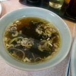 新シン - 醤油味のわかめスープ