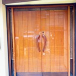 ぽん多本家 - 重厚な入り口扉