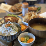 海沿いの キコリ食堂 - 