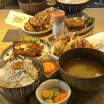 海沿いの キコリ食堂 - 