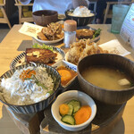 海沿いの キコリ食堂 - 