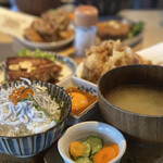 海沿いの キコリ食堂 - 