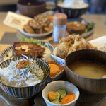 海沿いの キコリ食堂 - 