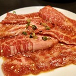 永翔苑 はなれ - 上カルビにしなくてもこの肉質！