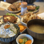 海沿いの キコリ食堂 - 