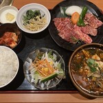 Anraku tei - 黒毛和牛ダブルランチ　１８５９円　（黒毛和牛カルビ ５０ｇ，黒毛和牛ロース ５０ｇ，ごはん，スープ，キムチ or ミニサラダ，ナムル，焼き野菜，デザート付き） ＆ ごはん大盛り　５５円 ＆ キムチ or ミニサラダ 両方　５５円 ＆ ユッケジャンスープに変更　２７５円　(2022/01)