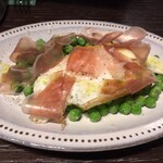 CLOUD NINE - 生ハム、卵、グリーンピースのお料理