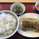 松江春日食堂 - 料理写真:ししゃもフライ＋オクラのおかか和え＋ご飯大盛　550円