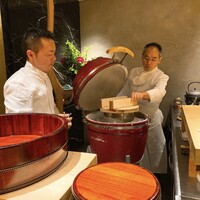 初音鮨 - 来客に合わせて焚き上げます