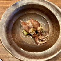 くずし鉄板 あばぐら 神田店 - ホタルイカとアスパラのお浸し　へしこパウダー