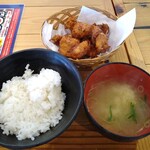 じゃんぼ総本店 ジャンボ酒場 - 料理写真:唐揚げ定食（550円）