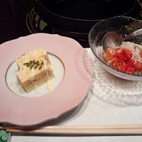 しゃぶしゃぶ・日本料理 木曽路 銀座５丁目店 - トマトサラダと？