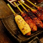 鶏匠 暁 - つくねチーズ￥308（写真中央）