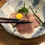 Sobamichi Toukyousoba Sutairu - お酒のお供、鴨のたたき700円。脂っこすぎず、上品な味です