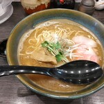 魚と豚と黒三兵 - 魚出汁ラーメン