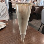 俺のフレンチ 博多 - なみなみ！！俺の白泡　850円