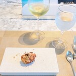 La Brianza - この日のワインは南フランスラングドック・ルーション地域のシャルドネ。ビコーズのシャルドネよりもフルーティーな印象、こちらも美味しい♡(*^^*)