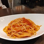 俺のフレンチ 博多 - ワタリガニのピリ辛トマトソースパスタ　1,080円