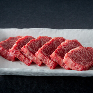 和牛や赤身、豚の希少部位が楽しめる本格焼肉をお気軽に