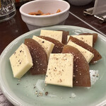 ROCK FISH - ◯奈良漬3年熟成とチーズ¥600…3年熟成だけあって奈良漬の味が濃いのでチーズとの相性がいいですね♪