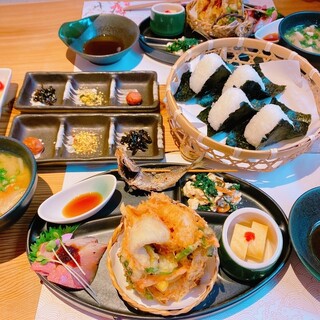 おにぎりと野菜のレストラン 千華>