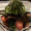 うるま島ターチ - 美ら島サラダ〜前菜仕立て〜(税込858円) 海ぶどう、島豆腐、アボガド、海藻、トマトなどがしっかり入り青じそドレッシング仕立てで美味しかった。