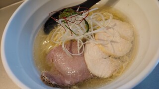 Tenrai ken - 2022年5月限定 鯛塩ラーメン(800円) 丁寧にとられた澄んだ鯛の出汁、青海苔から香る磯の風味と柚のアクセント あぁ、もう絶品ですわ！