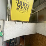 Juicy Meat - 店舗入り口(地下)