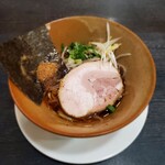 中国四川麺飯店 一燈 - 醤油らーめん 850円