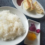 喜多方ラーメン高蔵半田店 - ライス、ニンニクなし餃子
