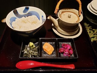 Gonjuu rou - だし茶漬け(鮭)　593円